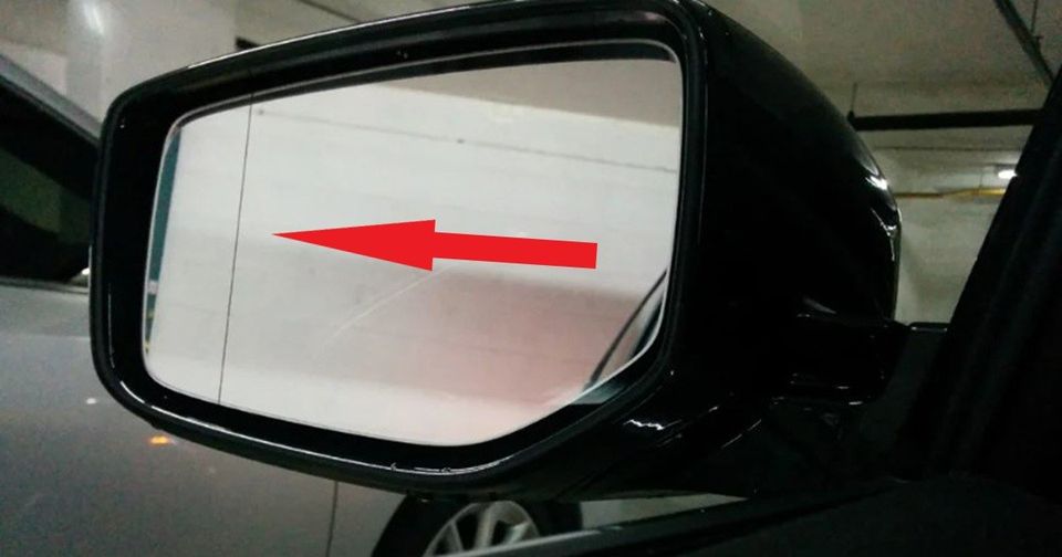 What Does a Car Side Mirror’s Black Vertical Dotted Stripe Mean?