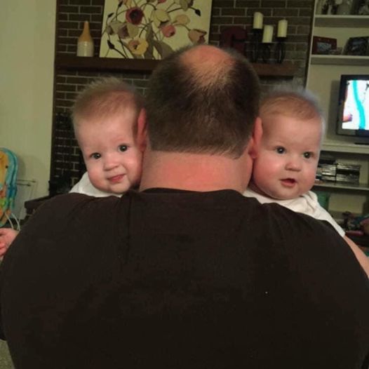 Dad Snaps The Cutest Pictures Of Him With His Twins Every Year.
